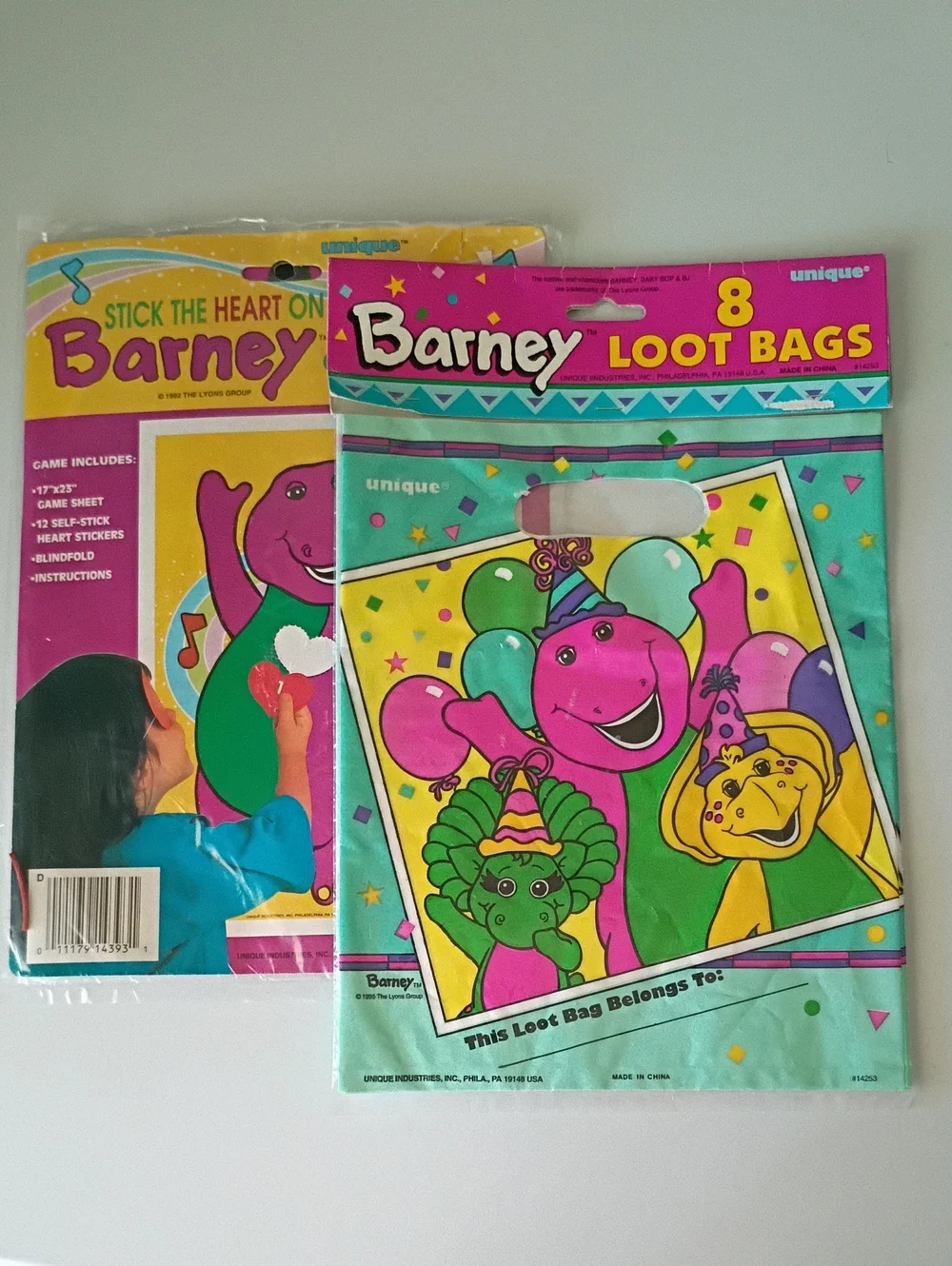 Barney Party Set Of Stick The Heart On Barney And 8 Loot Bags New Old Stock